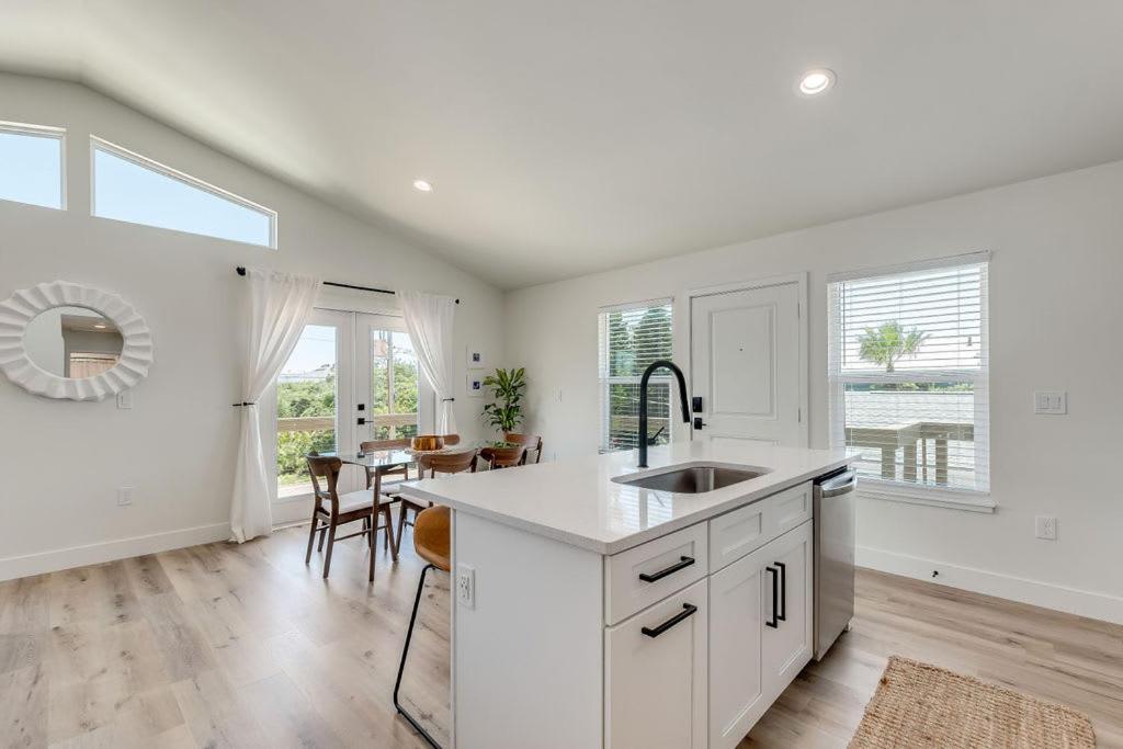 Bright New Beach House With In- Law Suite -- 2 Blocks To Beach! Saint Augustine Eksteriør billede